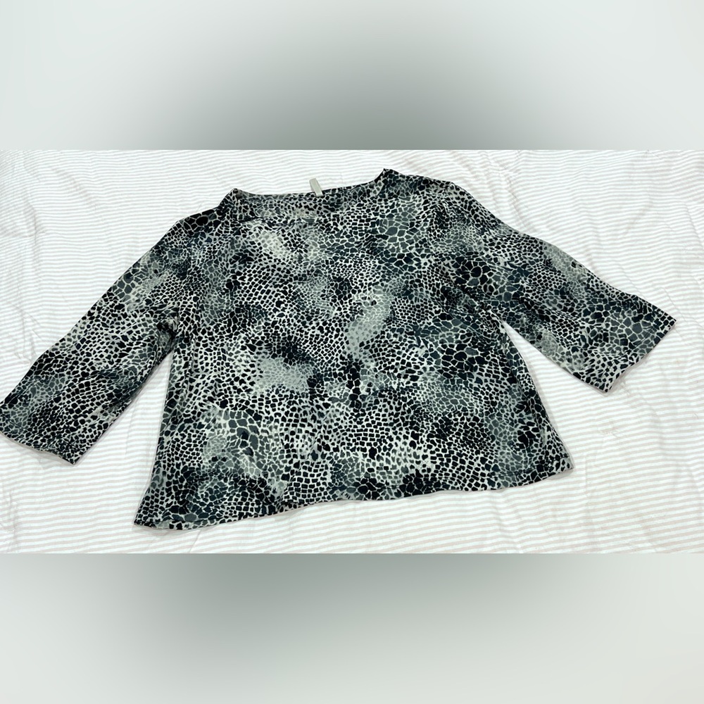 White Stag Black and White 3/4 Sleeve Boxy Blouse